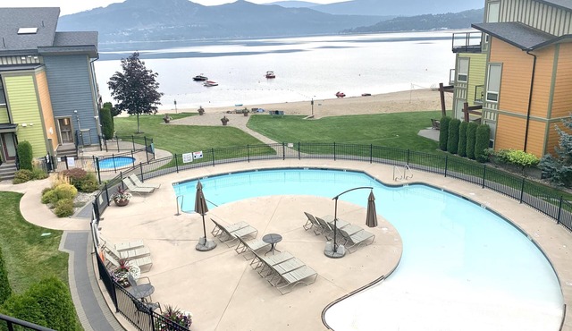 Scotch on the Rocks - Waterfront - Shuswap Vacations and Sledding Accommodation
