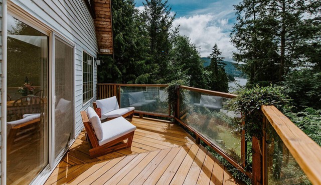 Secluded Coastal Modern Nest 4BR w/Ocean Views + King Bed nestled in nature in Garden Bay