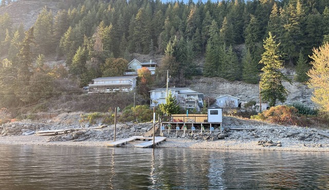 Shuswap lake house with private beach,dock, multiple decks