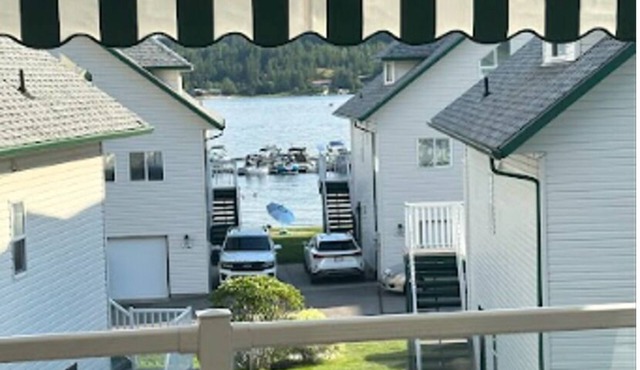Sicamous rental with loft and boat slip!