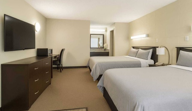 Side Trax Inn