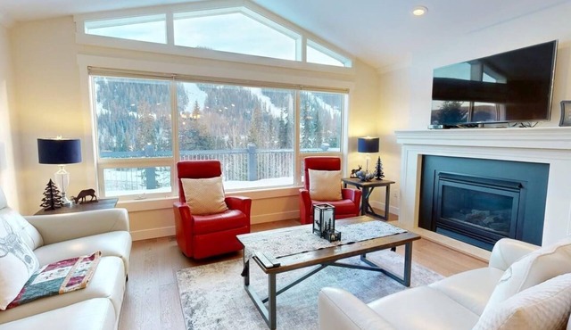 Ski-In Hot Tub | Sunburst Drive Mountain Home