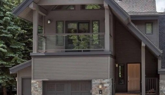 Ski ~In~/Out Townhouse-Whistler & Blackcomb-Sleeps 10- Hot Tub