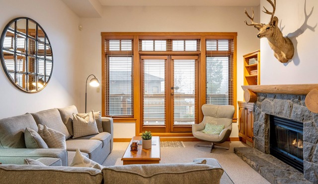 Ski-In/Ski-Out | Private Hot Tub | Garage | Mountain Views | Managed by Aloha Whistler