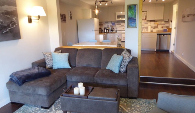 Sooke Ocean View Suite - quiet, walkable, perfect for couples, close to trails