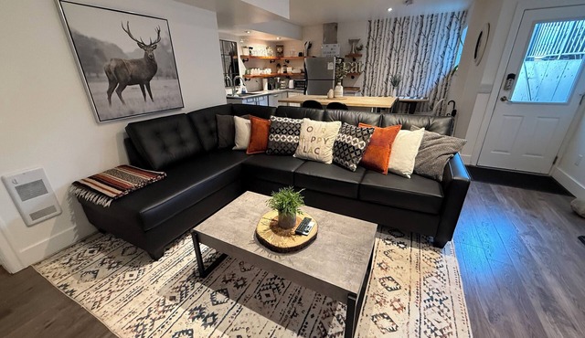 Spacious 2-bedroom Squamish retreat. Pet friendly!