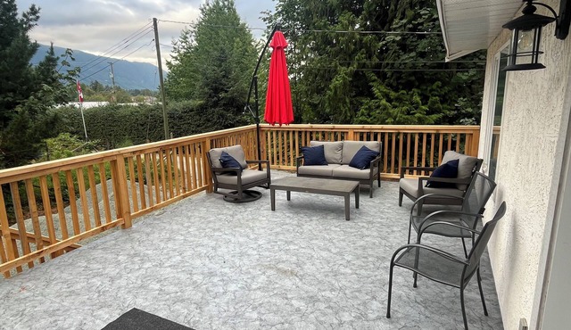 Spacious and Cozy house in charming Lake Cowichan