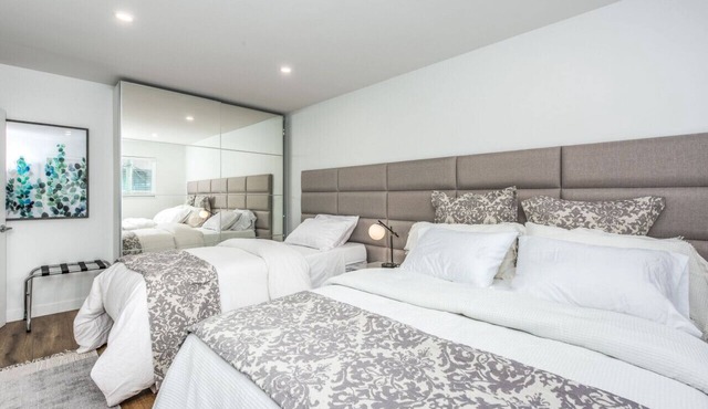 Spacious Mid-Century Three-Bedroom on the Edge of Downtown w/AC!