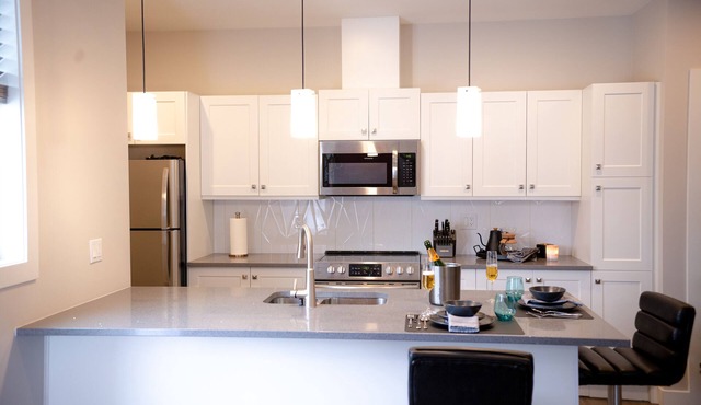 Spacious Studio Suite with Mountain Views in Kamloops