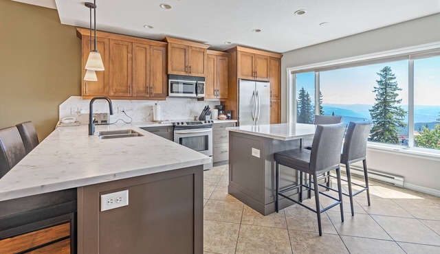 Spacious Townhome - Great for bigger groups!