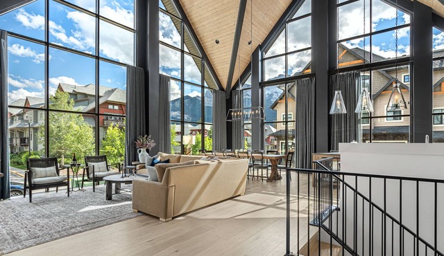 Spectacular 8-BDRM, 8-BATH Mountain Retreat!