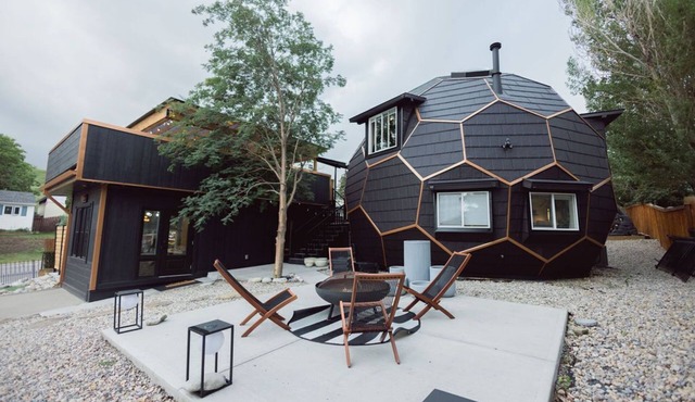 Spectacular Dome House in Calgary with clubhouse and patios