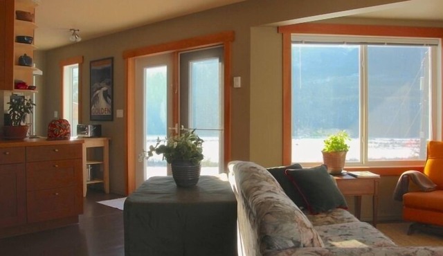 Spectacular mountain beauty and comfort at Hawkes Hill in Golden BC