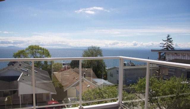 Star of the Sea guest house, Queen size suites with Ocean view balcony