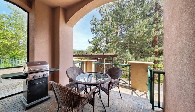 Studio on Golf Course - 101B