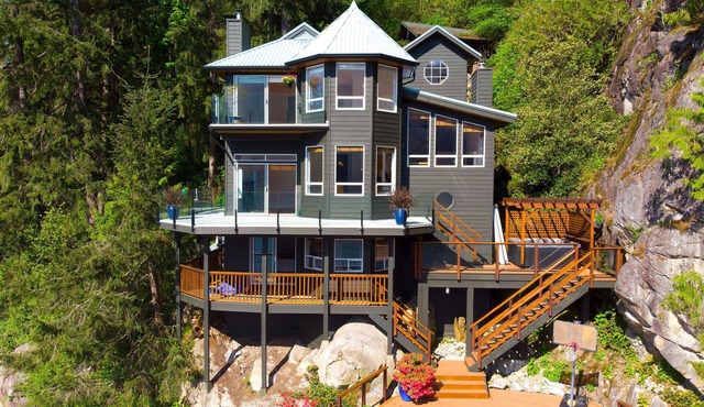 Stunning Deep Cove Waterfront Estate