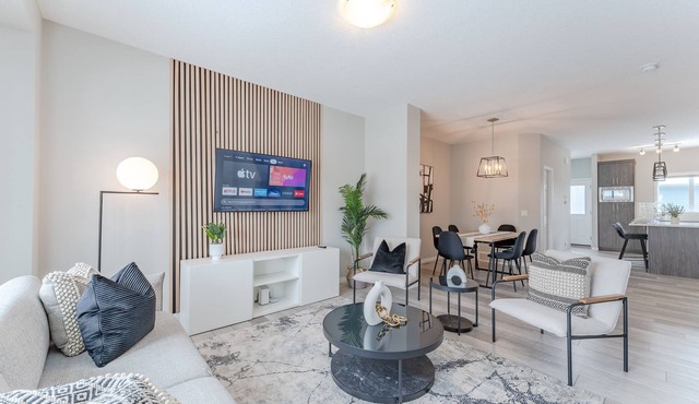 Stylish 3BR Home Family-Friendly Amenities 14min to Airport 20 mins to DT