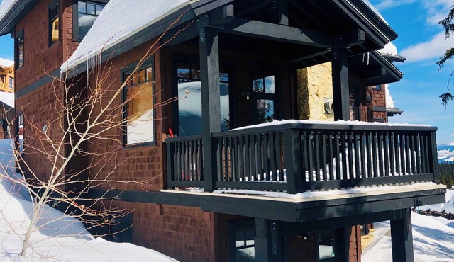 Sullivans Chalet - TRUE Ski in Ski out