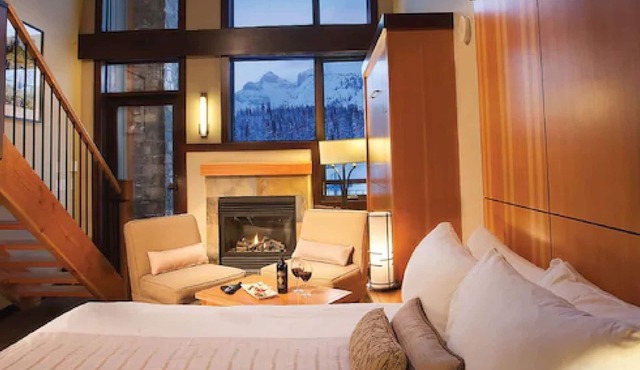 Sunshine Mountain Lodge