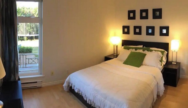 Super-clean1 bedroom and bathroom, independent entrance suite with kitchen