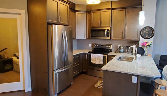 Super Convenient Location 2Bed Condo. Walk 2 All Major Amenities, Near Freeways.