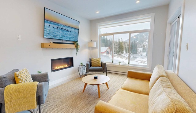 The Alpine Rooms, Ski-in/Out, 2Bd, Private hot tub
