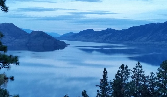 The Blue Horizon Suite - 1Bedroom 1 Bathroom with amazing lake and mountain view