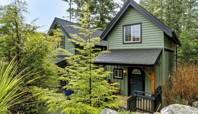 The Cabins - 2 Bedroom - Rainforest Cabin!