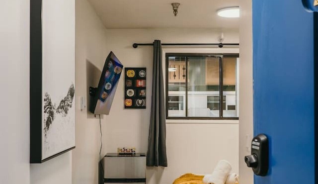 The Dorm | Ski-In/Ski-Out Studio + Pool & Gym