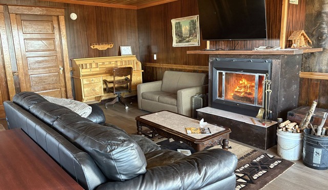 The Foreman's Cabin on amazing location in Hepburn