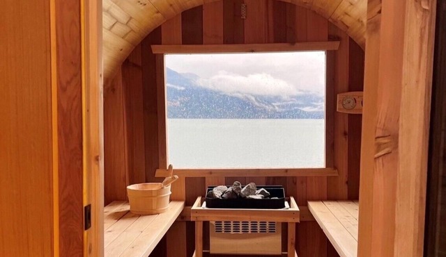 The Lodge on Harrison Lake Cabin #1, 2 bedroom in Harrison Hot Springs