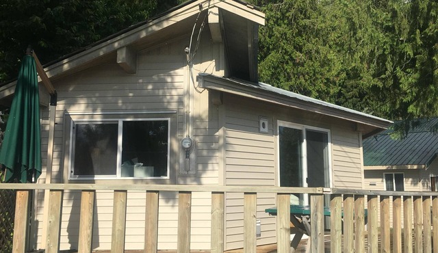The Lookout Is A Cozy Cabin At Blind Bay Hideaway On The Beautiful Sunny Shuswap