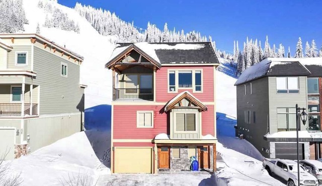 The Trail House | 7BR Sleeps 18 | Spacious Retreat