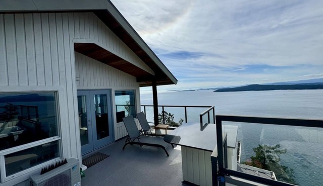 The West- Ocean Front Suite over looking Salish Sea and occasional Orca Whales