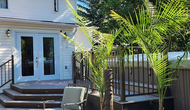 The whole villa is yours to enjoy 💙 pool - hottub too!