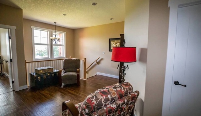 The Winding Road Homestead - 3 BDRM each has full ensuite; quiet,country retreat