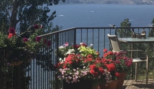 Tranquil setting with beautiful views overlooking Skaha Lake