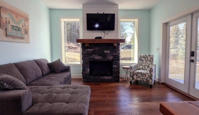 TREETOP PARADISE SUITE Breathtaking lake and mountain views 5 min from the beach
