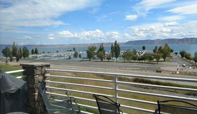 Updated Yacht Drive Town Home 952 # 1 (Free Wi-Fi) in Garden City