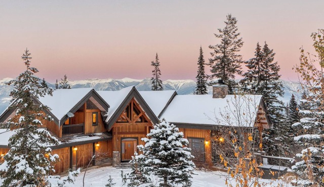 Valleyview Chalet: 5-bedroom luxury mountain home