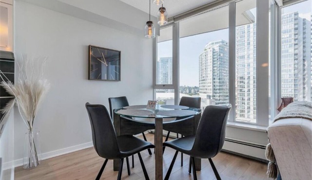 Vancouver Bright - 1BR Condo at Central Location