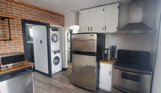 Vulcan's First VRBO- Comfy 1952 Bungalow in Vulcan