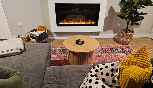 Walk to UHNBC | Boho Suite · Firepit · Pets OK