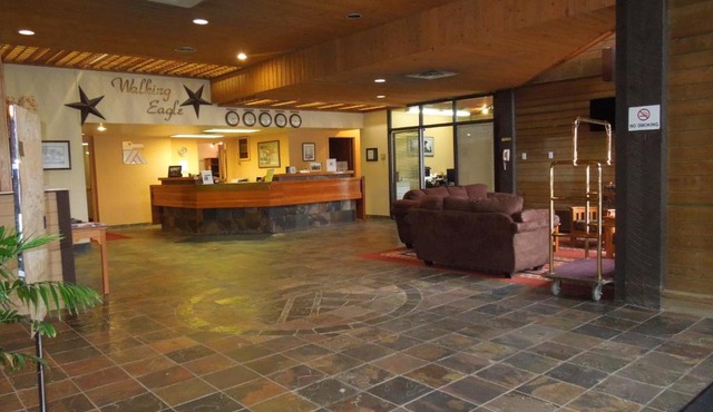 Walking Eagle Inn & Lodge