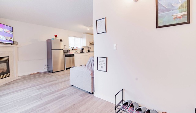 [Walkout Basement Suite] Spacious and Cozy, 2 Bedroom 4 Bed