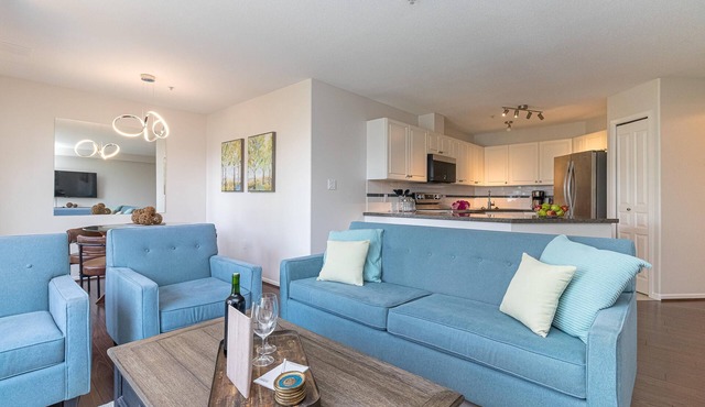 Waterfront Condo and Walk to Town/Trails