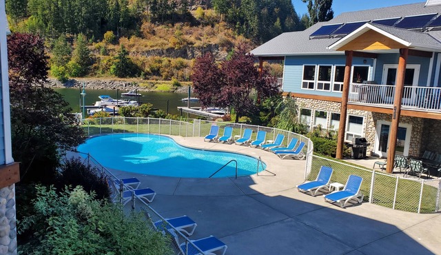Waterfront Condo unit D201 with BOAT SLIP, Pool, Hot Tub, underground Parking