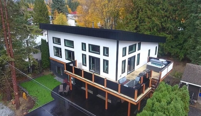 WhiskeyJack Estate