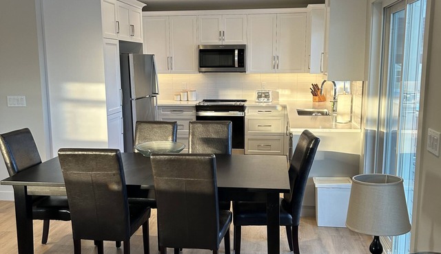 Whispering Pines Lakeside Resort - with A/C-Golf-Pool-Gym-Beach-Restaurant-Parks
