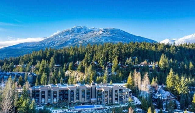 Whistler Retreat with Pool/Hot Tub Free Parking